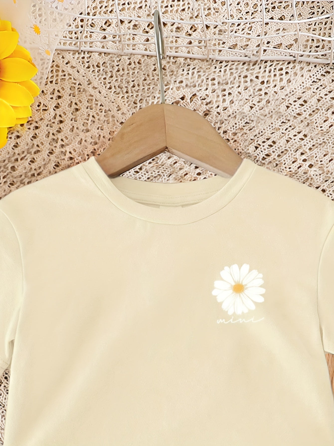 2-Piece Girls Summer Daisy Set Beige