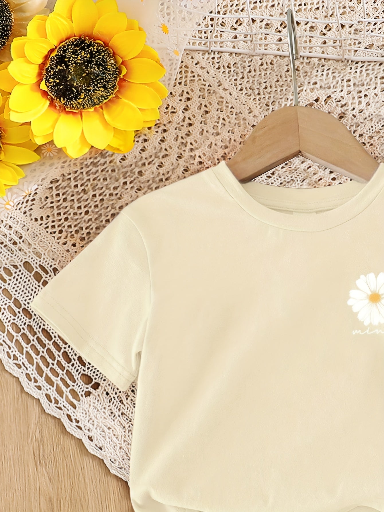 2-Piece Girls Summer Daisy Set Beige